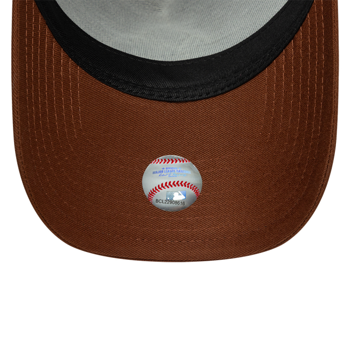 ACCESORII Sapca New Era MLB Outline New York Yankees  9FORTY E-Frame Trucker Adjustable Cap Brown - sneakerit.ro [4]