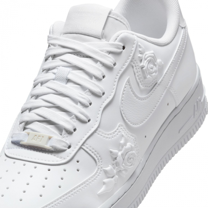 Nike Pantofi sport Nike Wmns Air Force 1 '07 Se - sneakerit.ro [3]