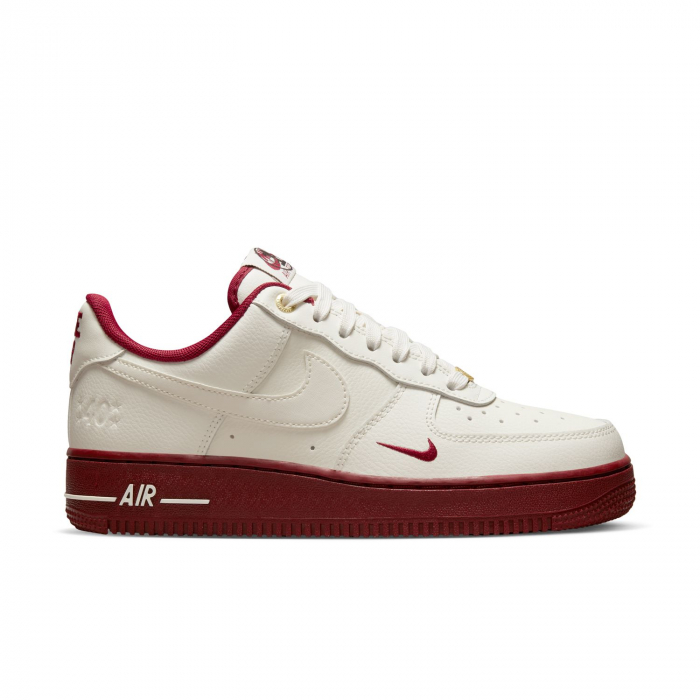 Nike Pantofi sport Nike Wmns Air Force 1 '07 Se Xcat 40th Anniversary Edition Sail Team Red - sneakerit.ro [9]