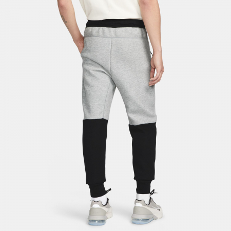 SALE Pantaloni Nike M Tech Fleece Joggers - sneakerit.ro [1]