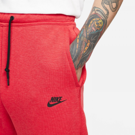Haine Sport Barbati Pantaloni Nike M Tech Fleece JoggersLight University Red Heather/Black - sneakerit.ro [2]