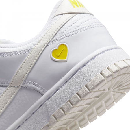 Nike Pantofi sport Nike Wmns Dunk Low Vday Valentine's Day Yellow Heart - sneakerit.ro [3]