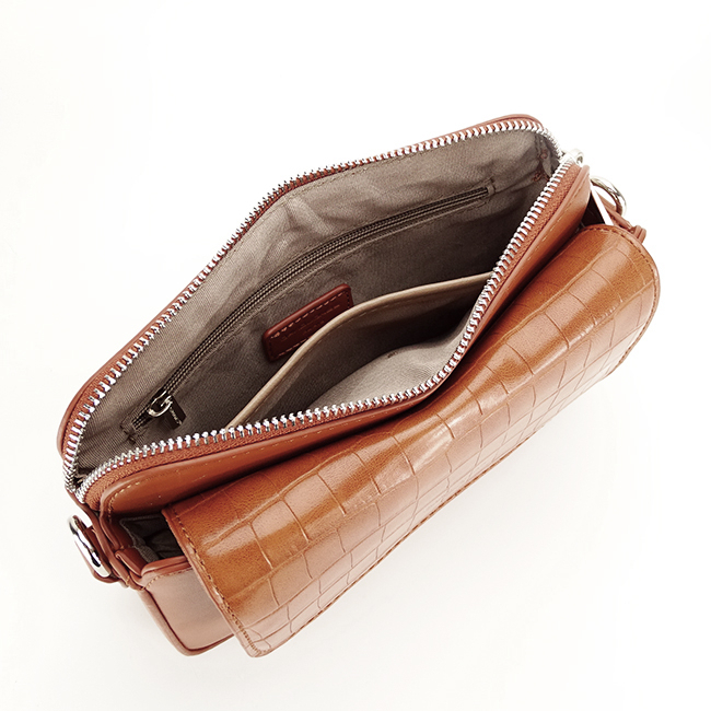 Geanta crossbody de talie mica B-CM6444 15 Maro Cognac Maro Cognac