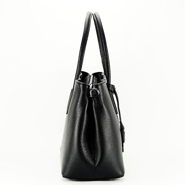 Geanta din piele naturala cu pandantiv B-8970 121 Negru Negru