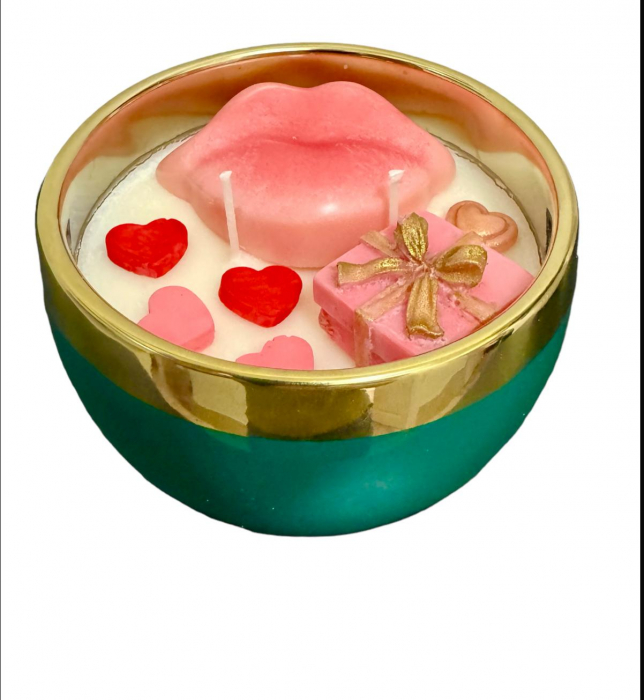 Lumanare parfumata Hand made cu buze si inimioare H9xD11cm [1]