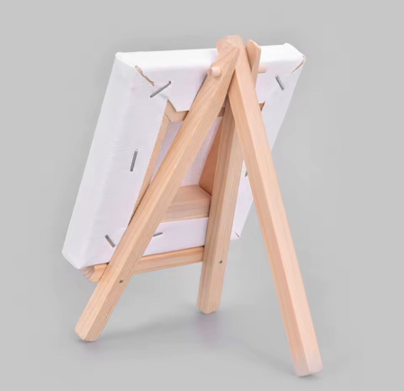 Inchiriere suporturi numerotare mese – lemn natural pentru evenimente elegante [2]