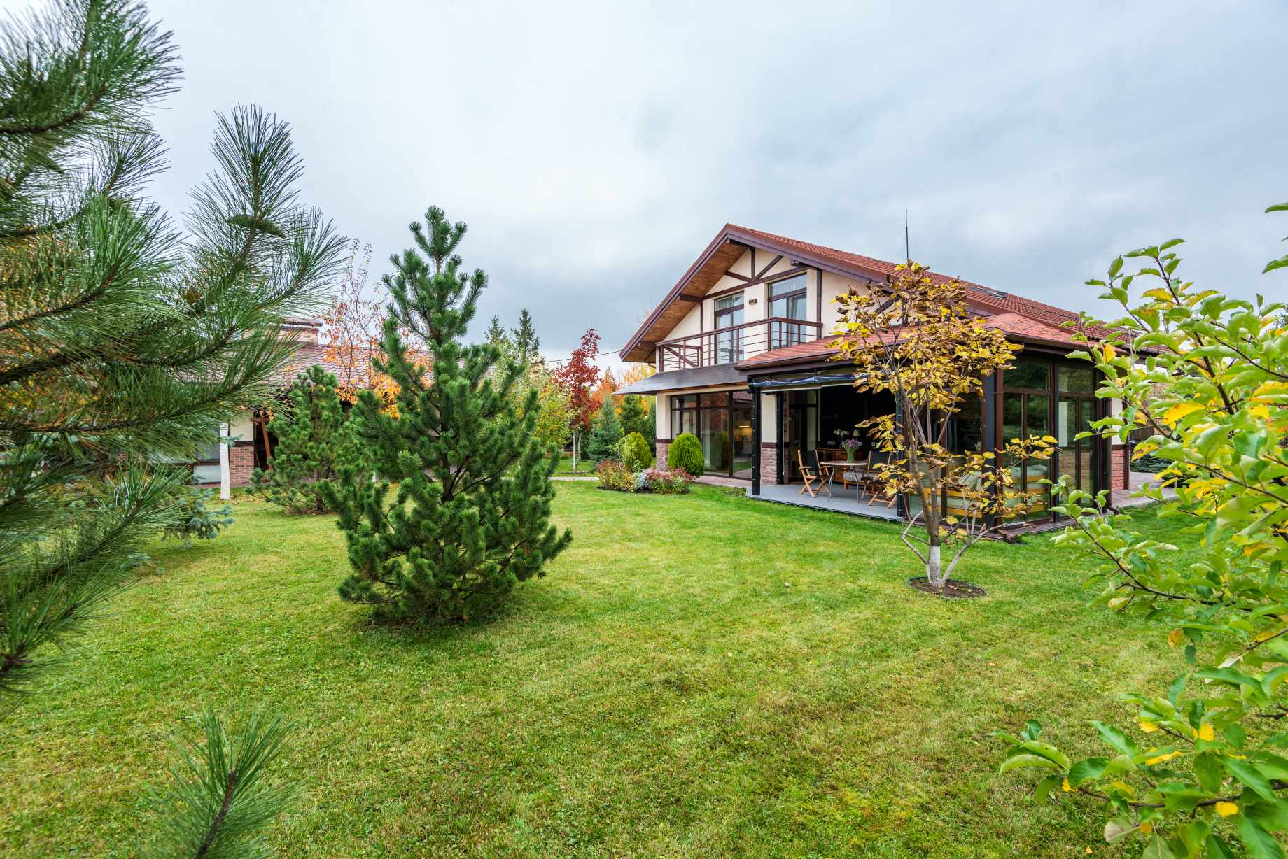 casa cu gazon curat si sanatos