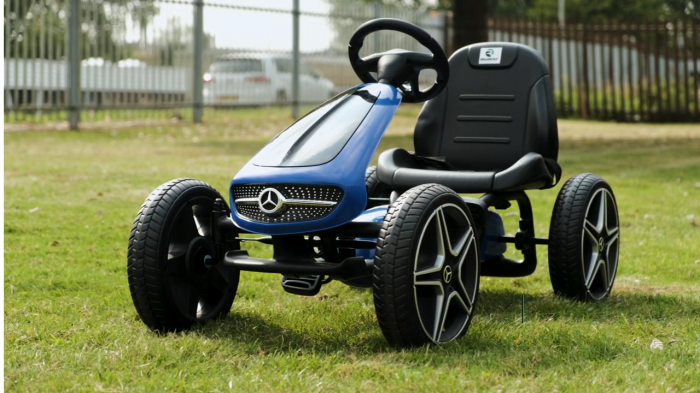 GO Kart cu pedale de la Mercedes, roti cauciuc solid, scaun reglabil, centura de siguranta, albastru [12]