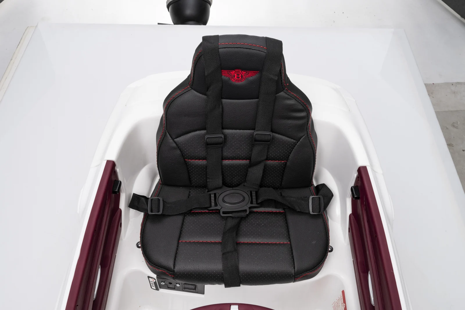 Bentley Bentayga S 4x4 Electric Ride-On Car for Children, 120W, 12V, Premium Edition, white [4]