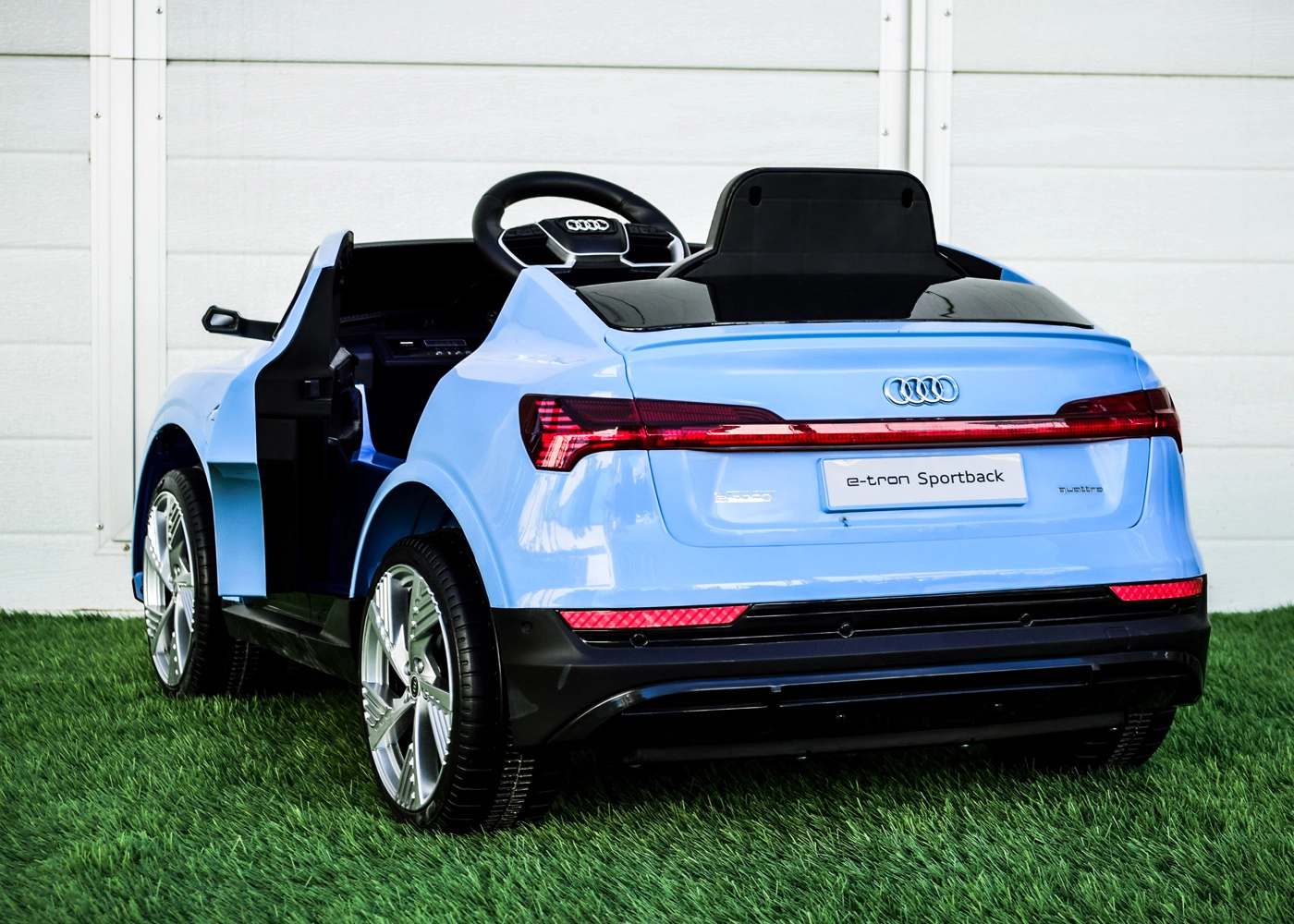Licensed electric ride-on car Audi E-tron Sportback, 4x4, 12V 140W, albastra [22]