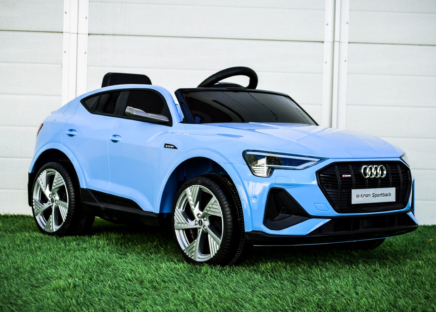 Licensed electric ride-on car Audi E-tron Sportback, 4x4, 12V 140W, albastra [21]