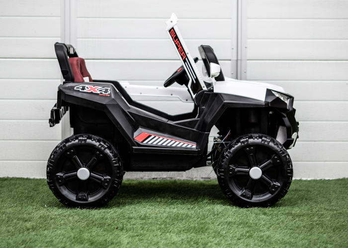Ride-on electric car, SuperCar 4x4, 100W, 12V, leather seat, music player, white [6]
