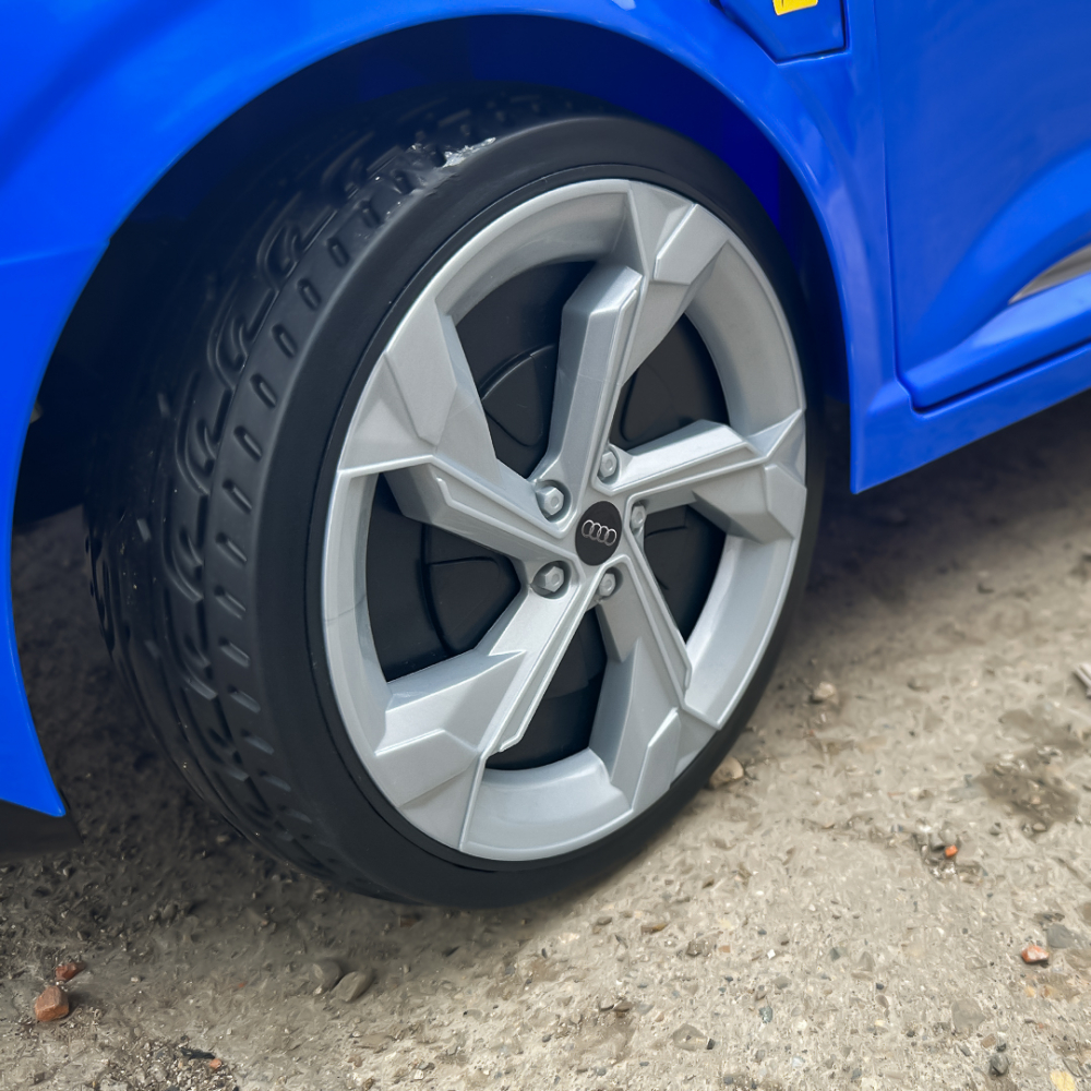 Masinuta electrica copii, Audi SQ8, 70W, 12V, roti moi EVA si scaun tapitat cu piele ecologica, albastra [15]