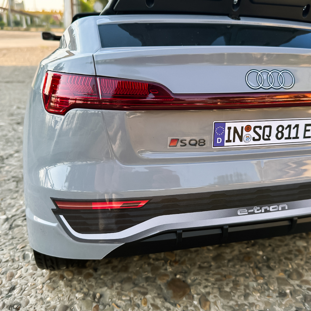Masinuta electrica copii, Audi SQ8, 70W, 12V, roti moi EVA si scaun tapitat cu piele ecologica, gri [15]