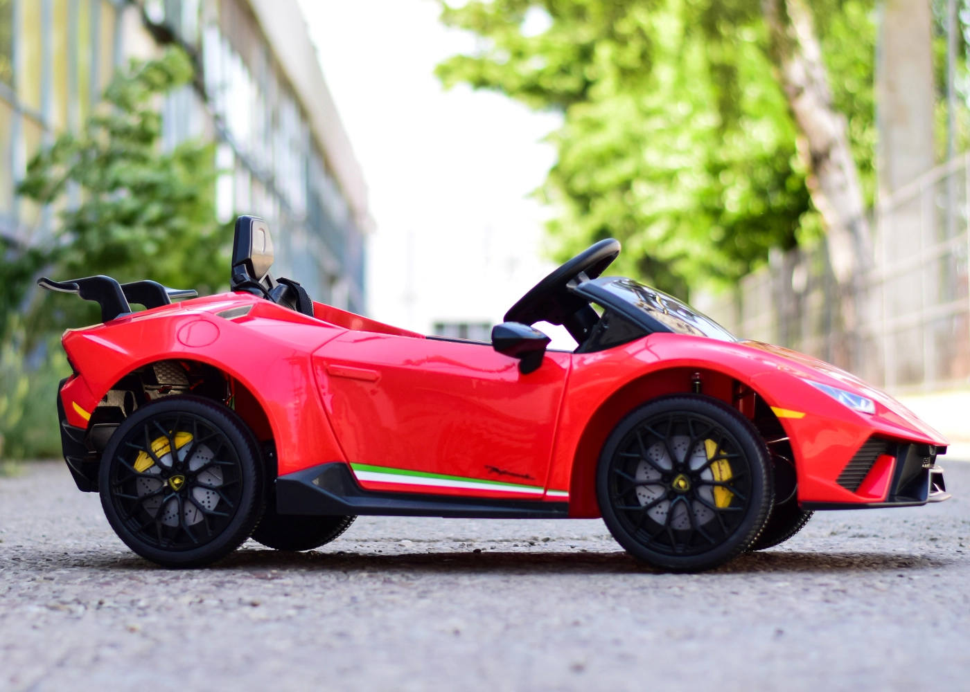 Licensed electric ride on car for children Lamborghini Huracan, 4x4, 120W, 12V, red [7]