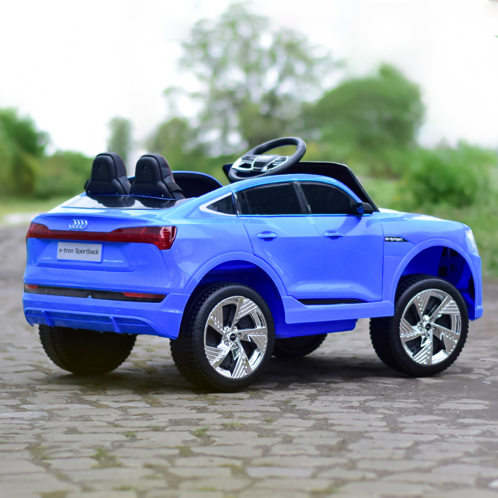 Masinuta electrica cu licenta Audi E-tron Sportback, 4x4, putere 140W, scaun tapitat, albastra [8]