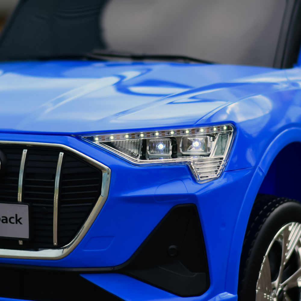 Masinuta electrica cu licenta Audi E-tron Sportback, 4x4, putere 140W, scaun tapitat, albastra [15]