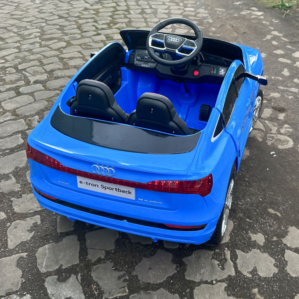 Masinuta electrica cu licenta Audi E-tron Sportback, 4x4, putere 140W, scaun tapitat, albastra [14]