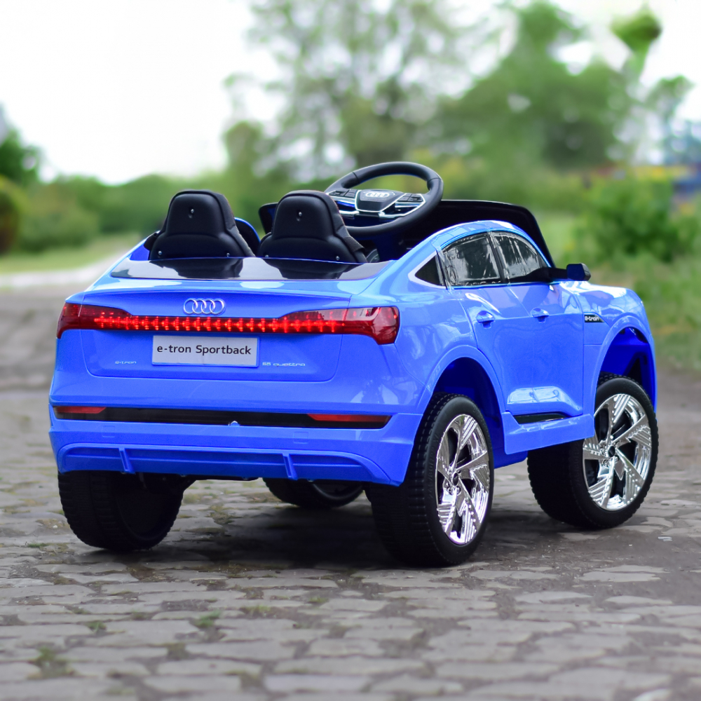 Masinuta electrica cu licenta Audi E-tron Sportback, 4x4, putere 140W, scaun tapitat, albastra [9]