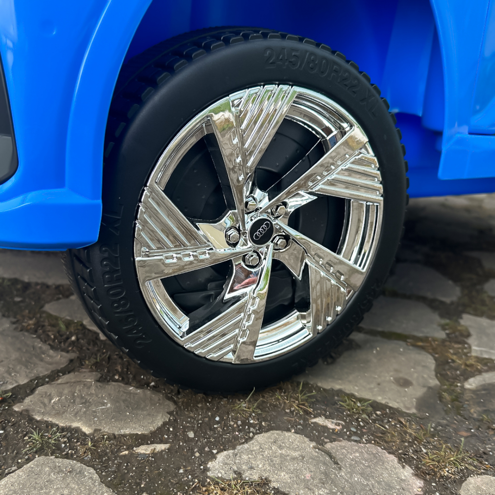 Masinuta electrica cu licenta Audi E-tron Sportback, 4x4, putere 140W, scaun tapitat, albastra [20]