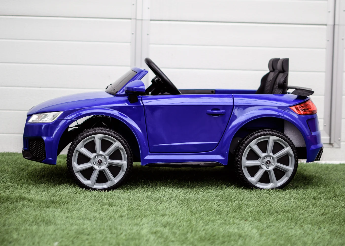 Masinuta electrica cu licenta Audi TTRS Roadster 70W 12V, cu roti moi, scaun tapitat, albastru [10]