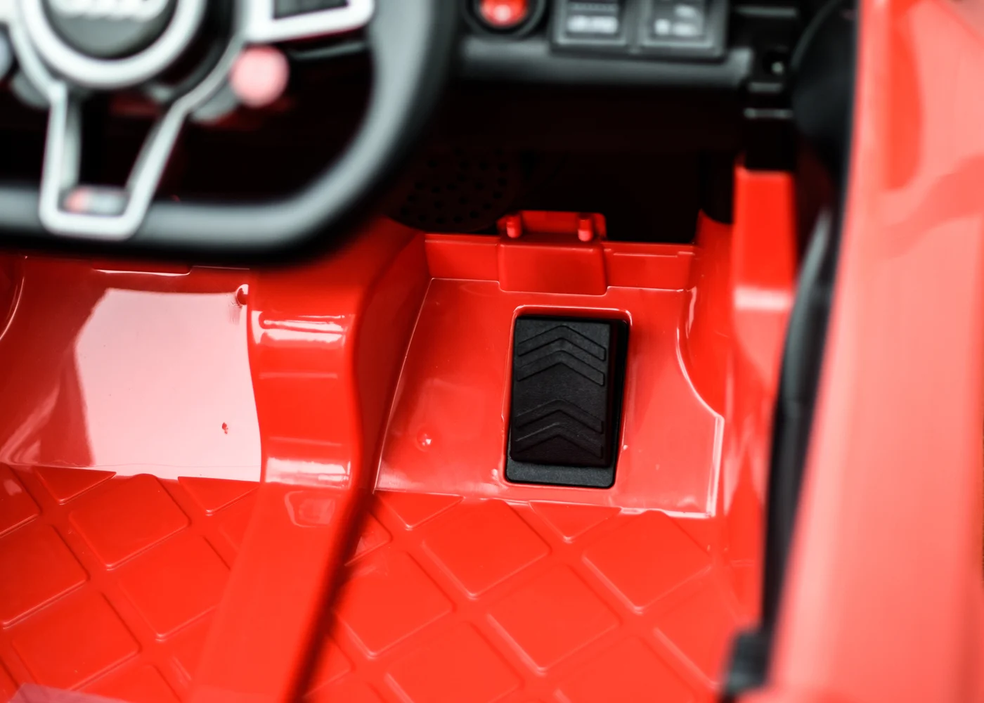 Licensed electric ride-on Audi TTRS Roadster 70W 12V, EVA wheels, leather seat, red [6]