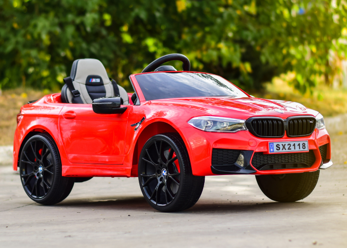 Masinuta electrica cu licenta Bmw M5 Competition, 24V, 500W cu scaun tapitat, editie drift, rosie [10]