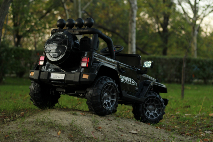 Kinderauto BJ7588 Ride-On off road car for children, 90W, 12V, leather seat, black [11]