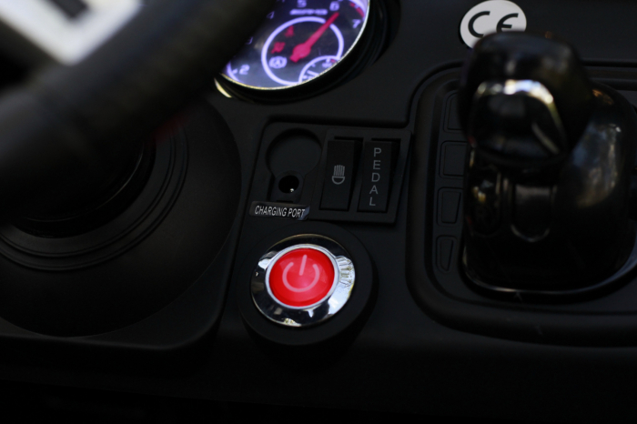 Masinuta electrica pentru copii Mercedes G63, 6x6, putere 270W, echipare DELUXE, Negru [11]