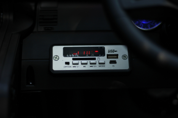 Masinuta electrica cu licenta Mercedes G63 6x6, echipare Premium cu 4 motoare, neagra [5]