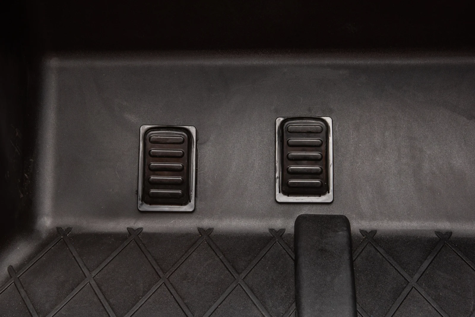 Masinuta electrica, Mercedes G650 Maybach XXL, 24V 14Ah, gonflabile, albastra [6]