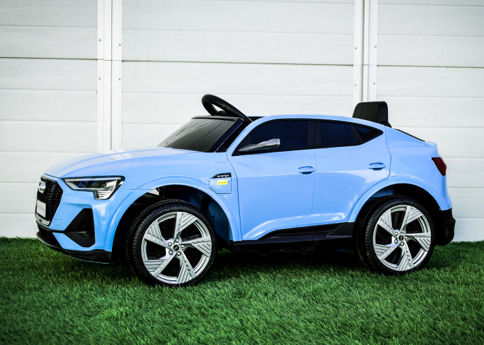 Licensed electric ride-on car Audi E-tron Sportback, 4x4, 12V 140W, albastra [7]