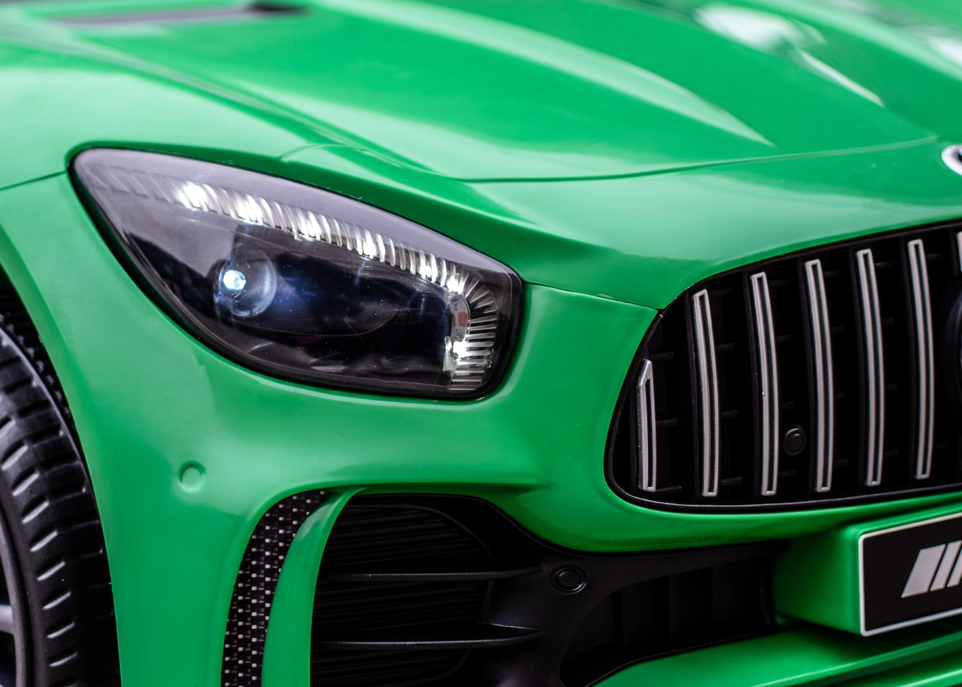 Masinuta electrica pentru copii cu licenta Mercedes-Benz AMG GT-R, 50W 12V, verde [14]