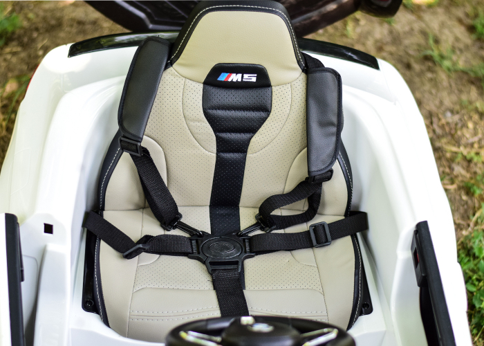 Electric ride-on car for children + hoverboard for parents, BMW M5 Competition 24V 14Ah premium, white [11]