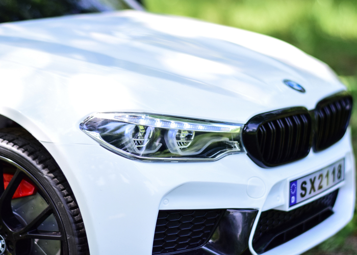 Electric ride-on car for children + hoverboard for parents, BMW M5 Competition 24V 14Ah premium, white [8]