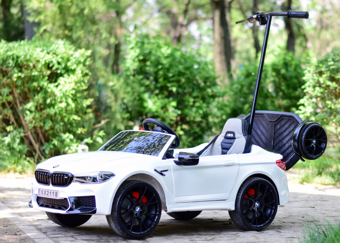 Electric ride-on car for children + hoverboard for parents, BMW M5 Competition 24V 14Ah premium, white [2]