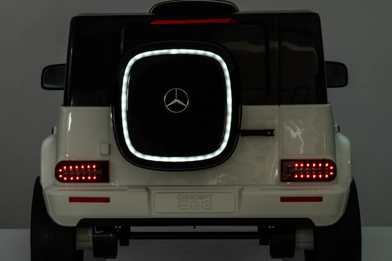 Ride-on car for children licensed Mercedes EQG, 140W, 12V 9Ah, Premium, white [8]