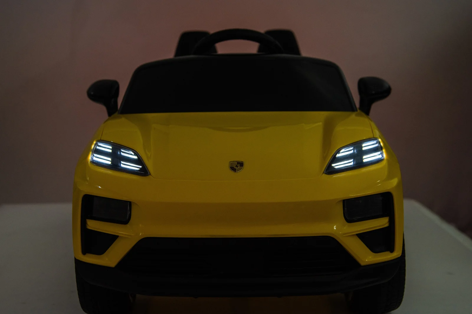 Masinuta electrica pentru copii, Porsche Macan, 140W 12V, premium, galbena [13]