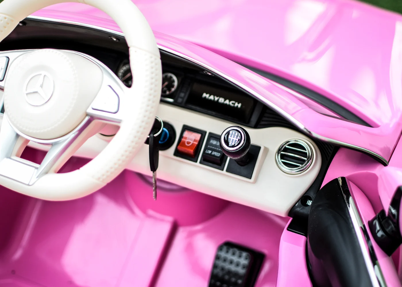 Licensed electric ride-on car for children Mercedes S650 MAYBACH, 70W 12V, premium, pink [10]