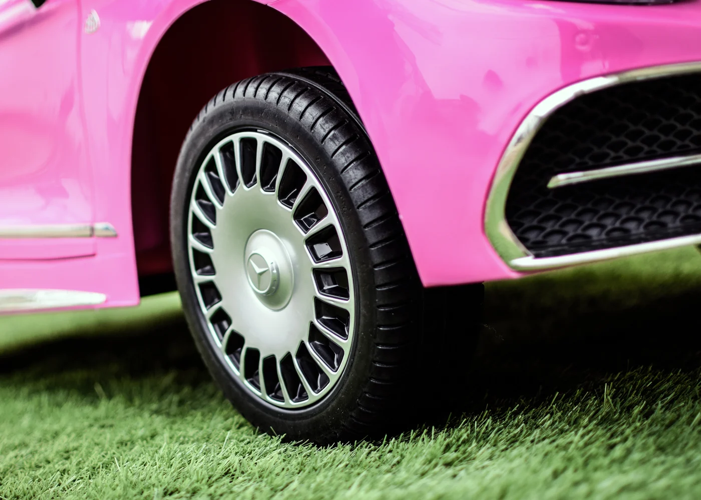 Licensed electric ride-on car for children Mercedes S650 MAYBACH, 70W 12V, premium, pink [12]