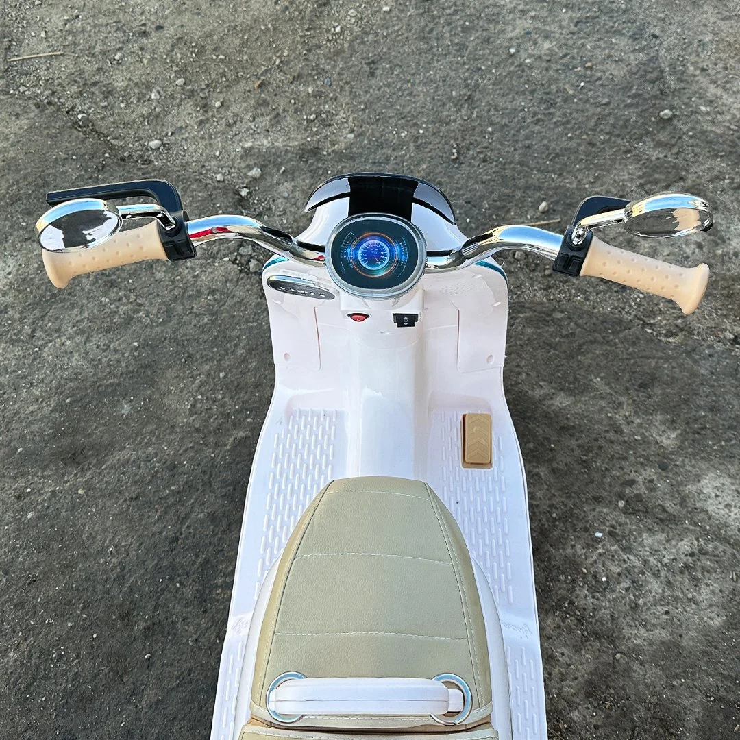 Electric Scooter for Kids , 3 Wheels, 2 Seats, Remote Control, 70W, white [6]