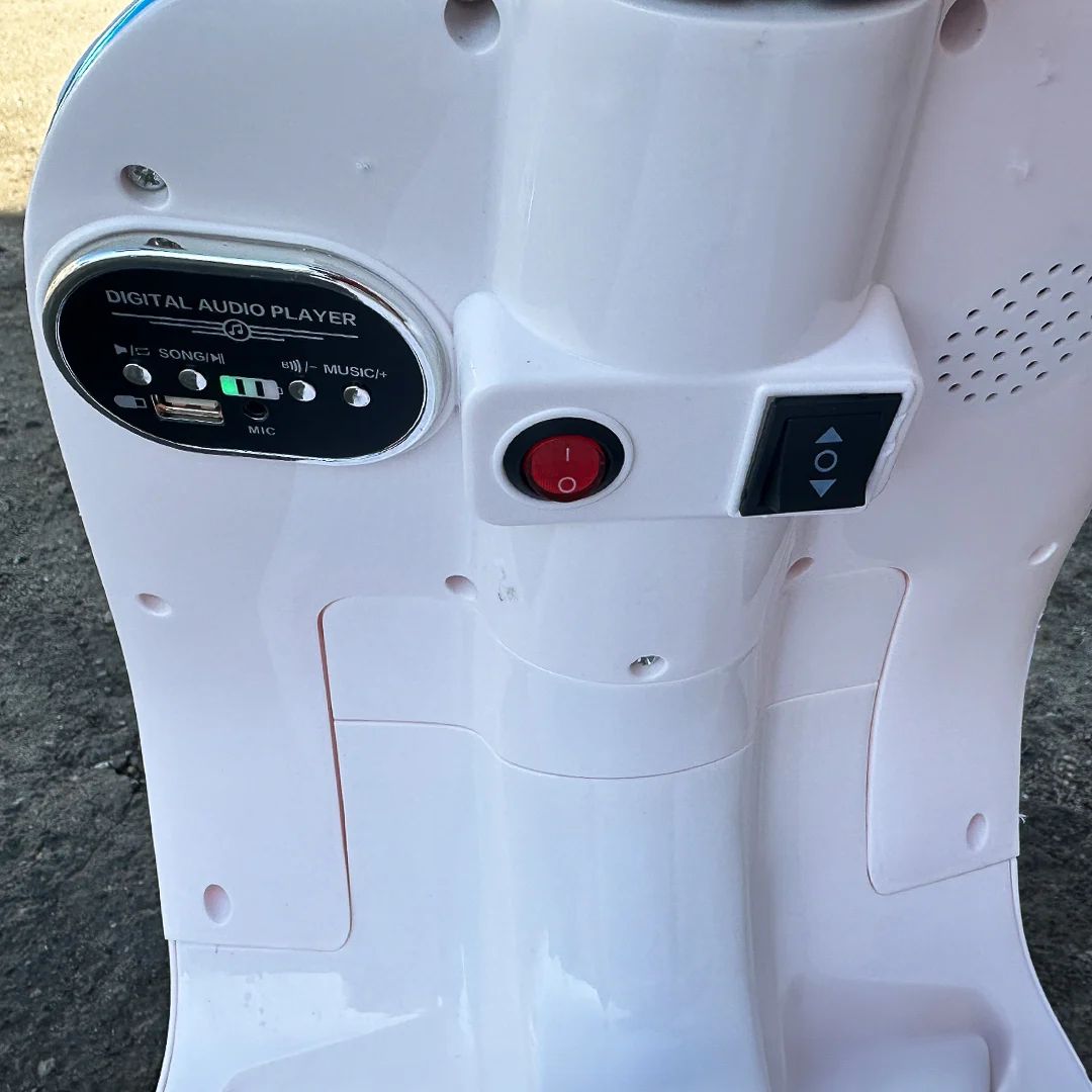 Electric Scooter for Kids , 3 Wheels, 2 Seats, Remote Control, 70W, white [8]