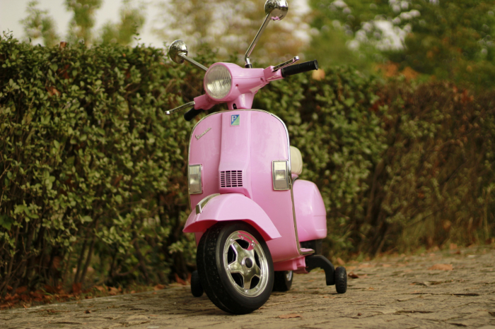 Scuter electric pentru copii Piaggio PX150, 70W, 12V, echipat premium, cu roti ajutatoare, roz [13]