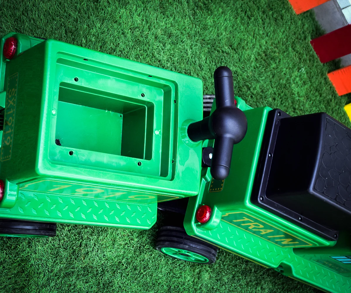 Trenulet electric SX1919, pentru 4 copii, 2 vagoane suplimentare, 12V 14Ah, 180W, roti moi, music player, verde [8]