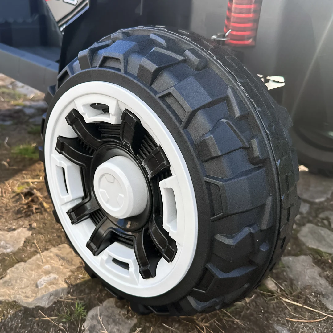 Children's electric ATV, SuperOffroad V2, 4x4, 140W, 12V, 7Ah, for 2 children, white [5]