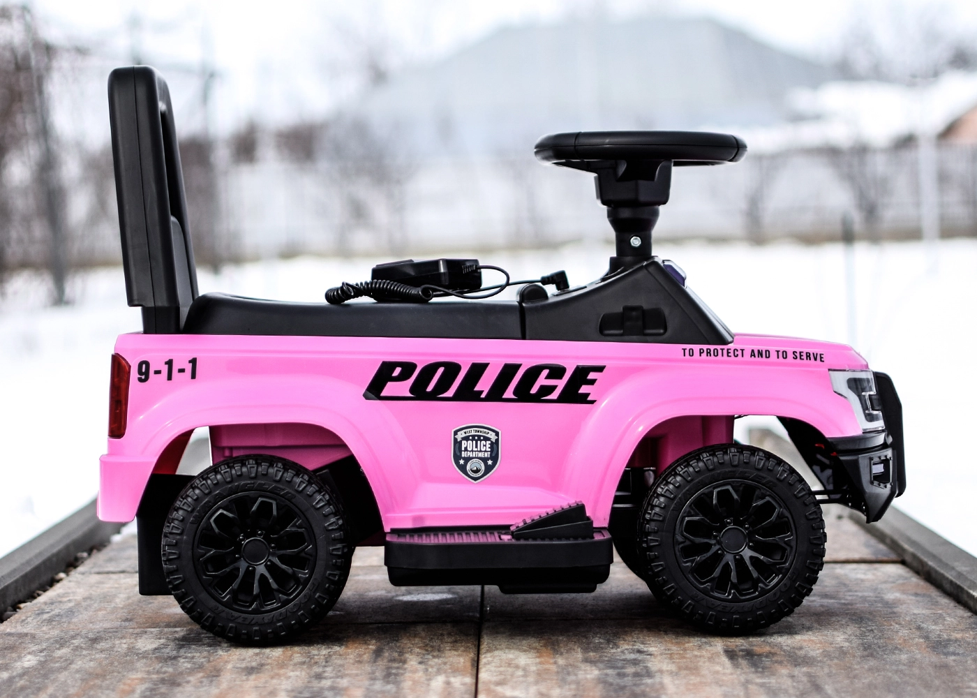 Children's ride on police car, 30W 6V, with megaphone and music player, pink color [12]