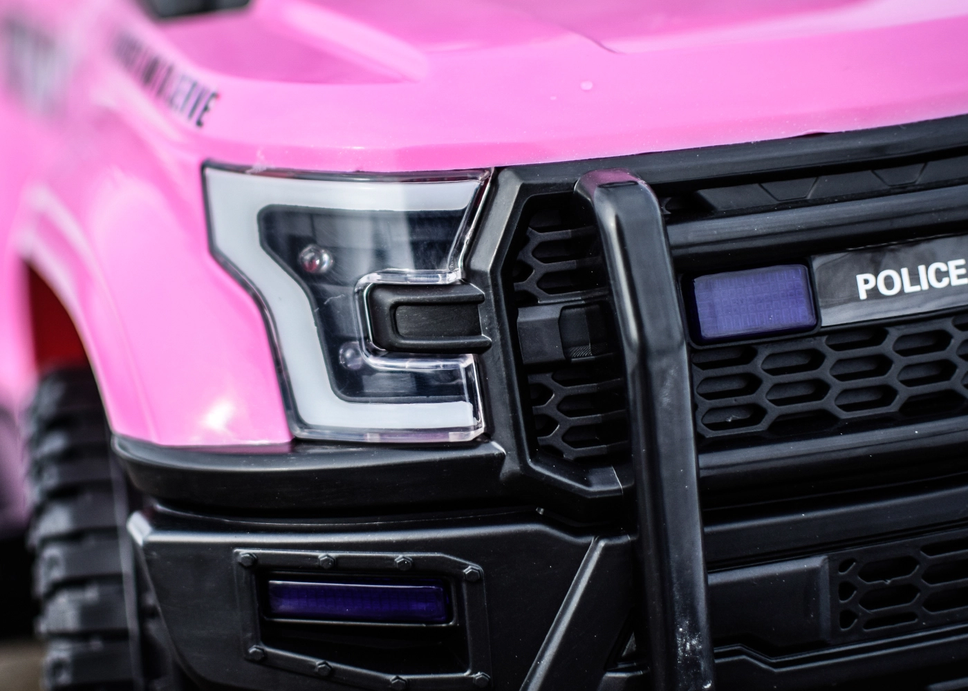 Children's ride on police car, 30W 6V, with megaphone and music player, pink color [8]