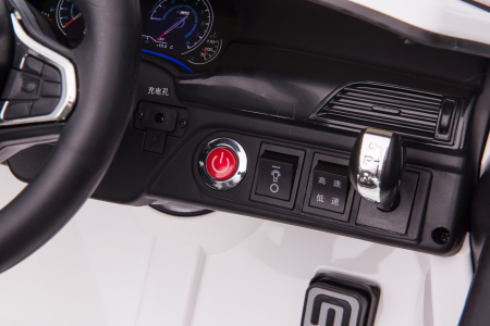 Masinuta electrica Bmw M5 Competition,12V, 90W, roti EVA, scaun tapitat,premium, alba [10]