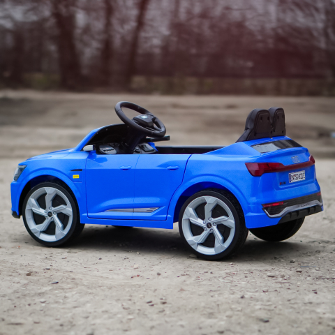 Masinuta electrica copii, Audi SQ8, 70W, 12V, roti moi EVA si scaun tapitat cu piele ecologica, albastra [8]