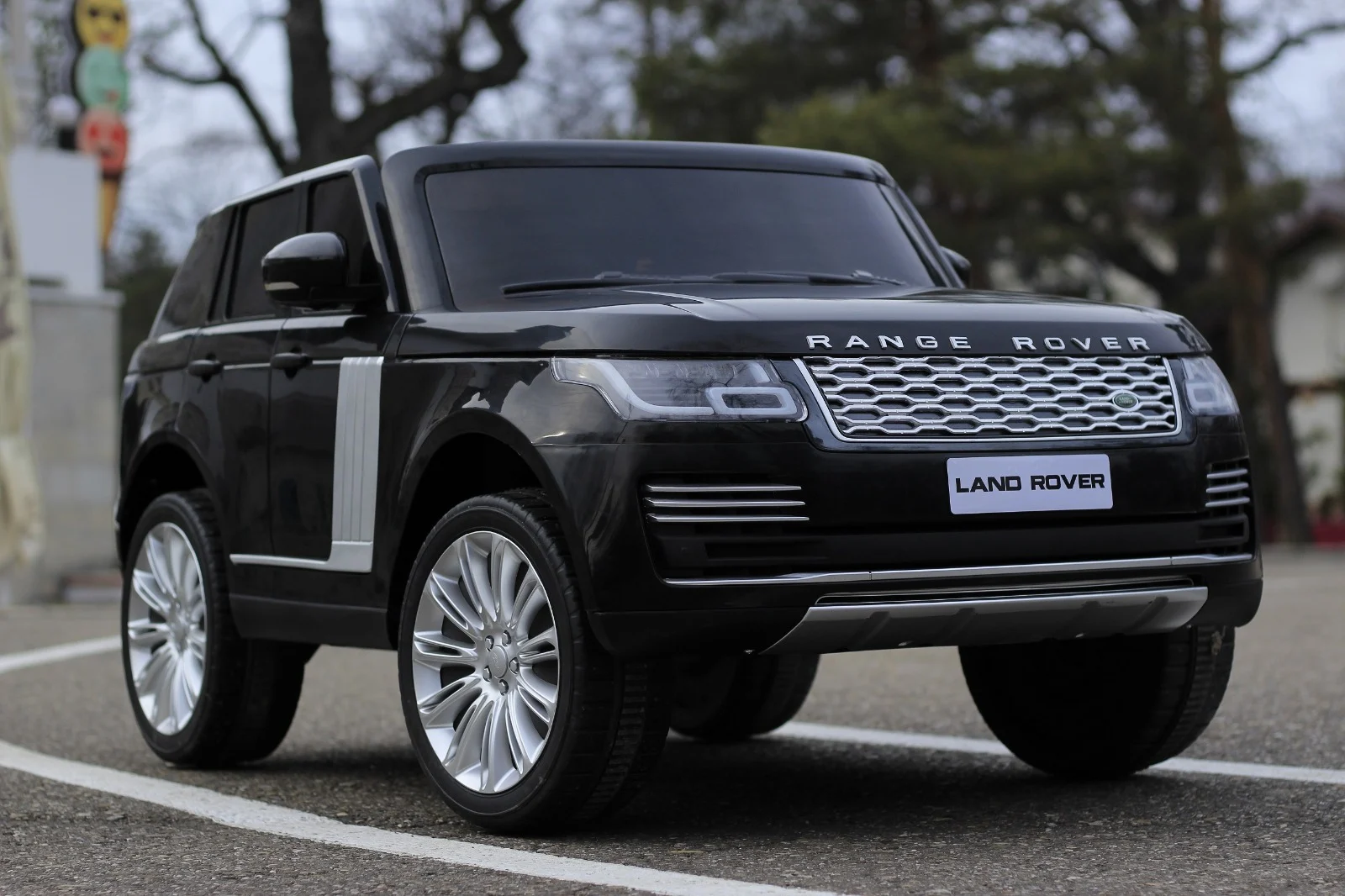 Masinuta electrica copii Range Rover Vogue HSE, 4x4, 180W, echipare DELUXE, player MP4, neagra [8]